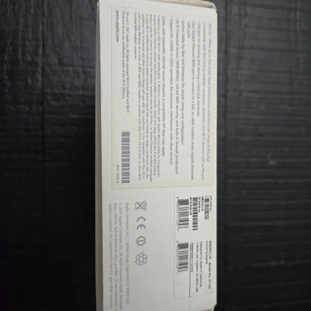 Apple- Airport Extreme. 802.1 WiFi Base Station